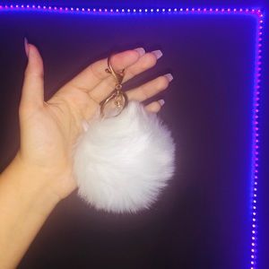 Fuzzy ball keychain 💛